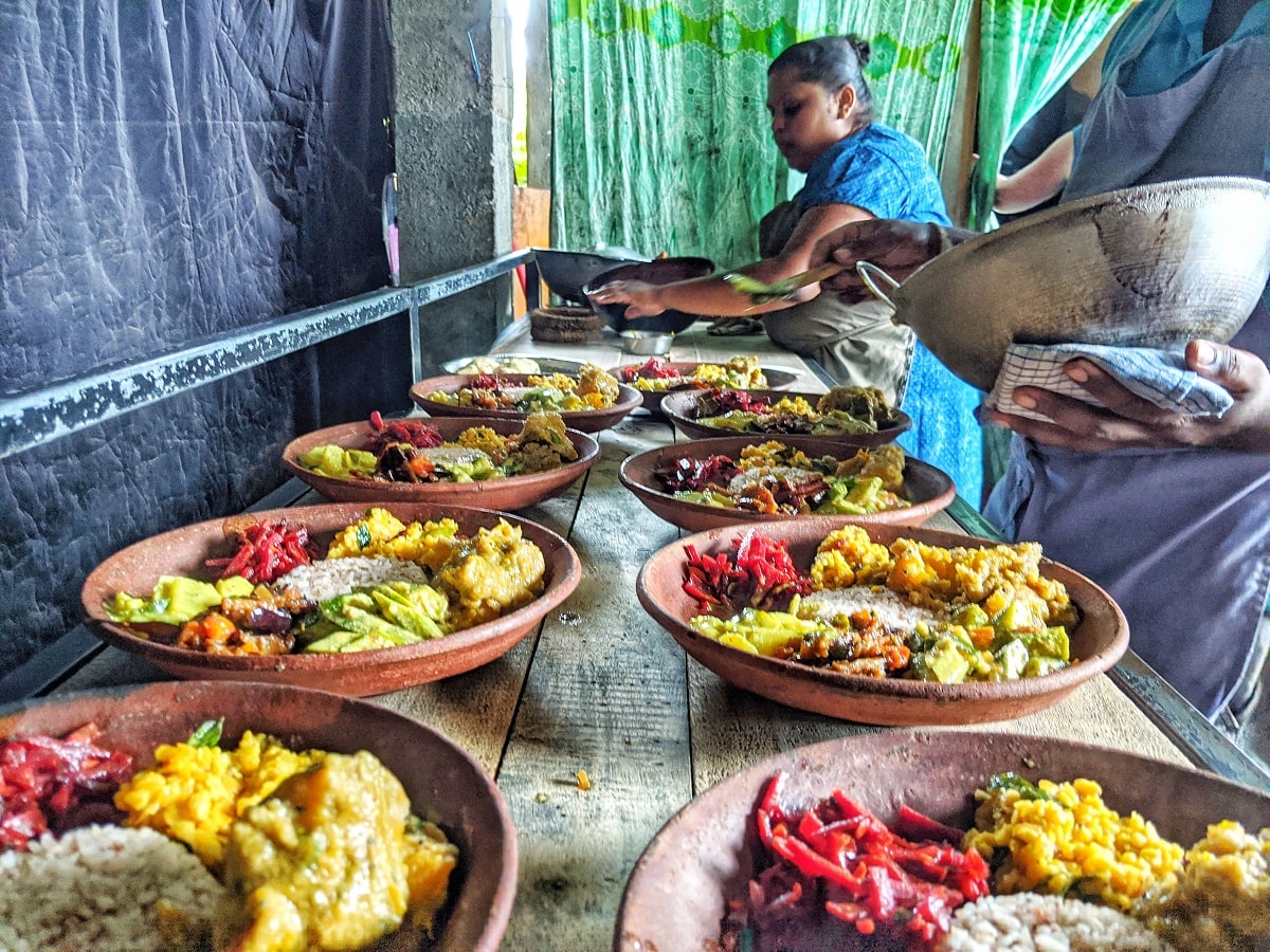 Sri Lanka - Reisetipps - lokal essen und Geld sparen
